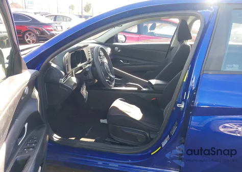 2022 Hyundai Elantra Sel z USA, uszkodzony, nr VIN KMHLM4AG7NU255101